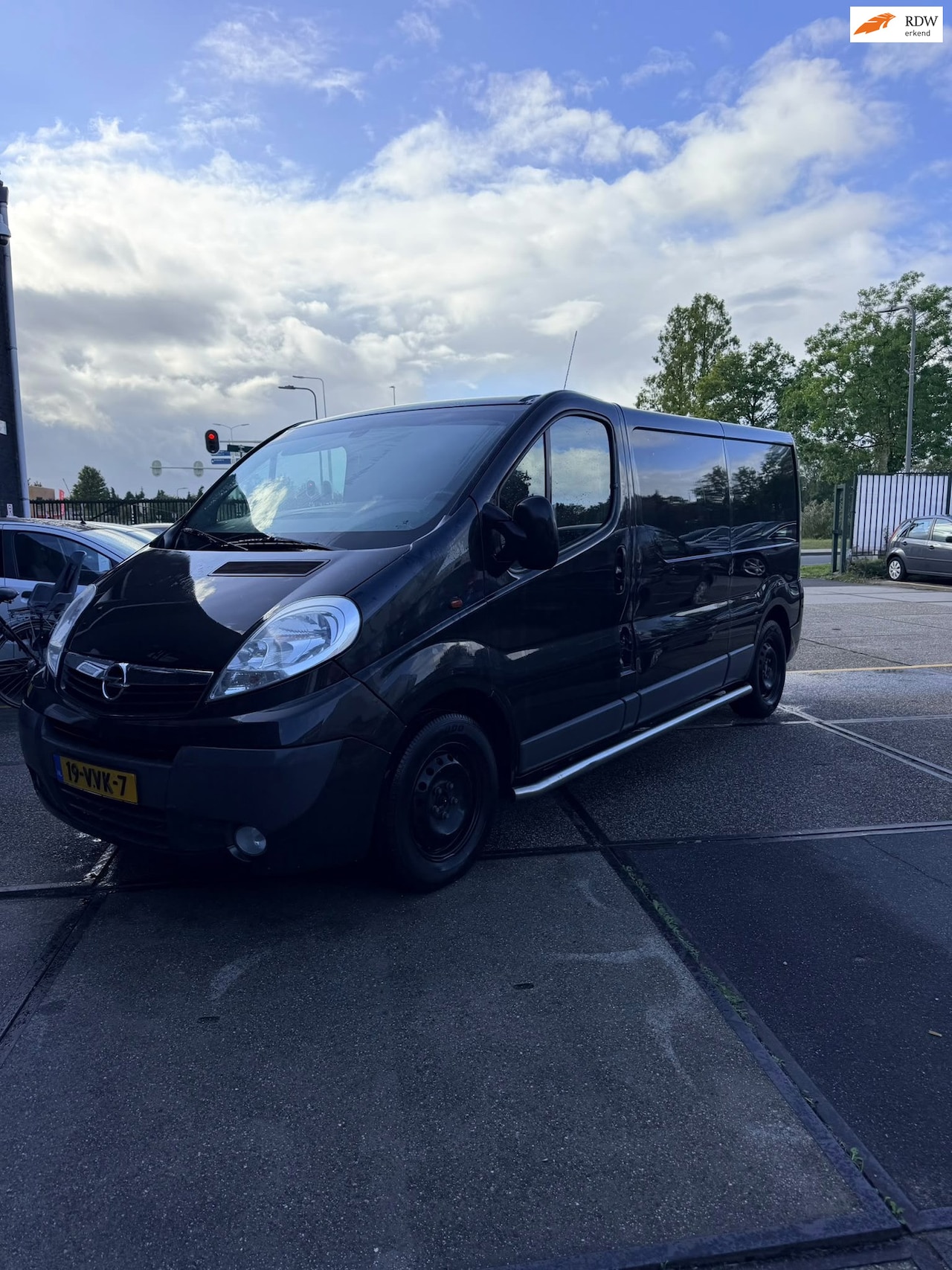 Opel Vivaro - 2.5 CDTI L2 H1 DC 2.5 CDTI L2H1 DC - AutoWereld.nl