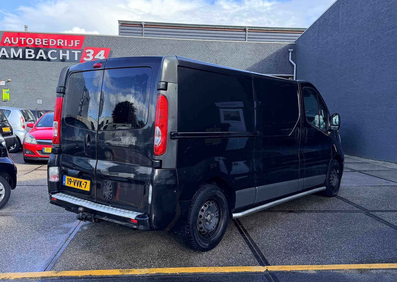 Opel Vivaro - 2.5 CDTI L2 H1 DC 2.5 CDTI L2H1 DC - AutoWereld.nl