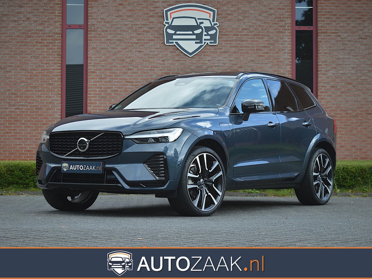Volvo XC60 - T6 Recharge AWD Plus Dark | HuD | Trekhaak - AutoWereld.nl