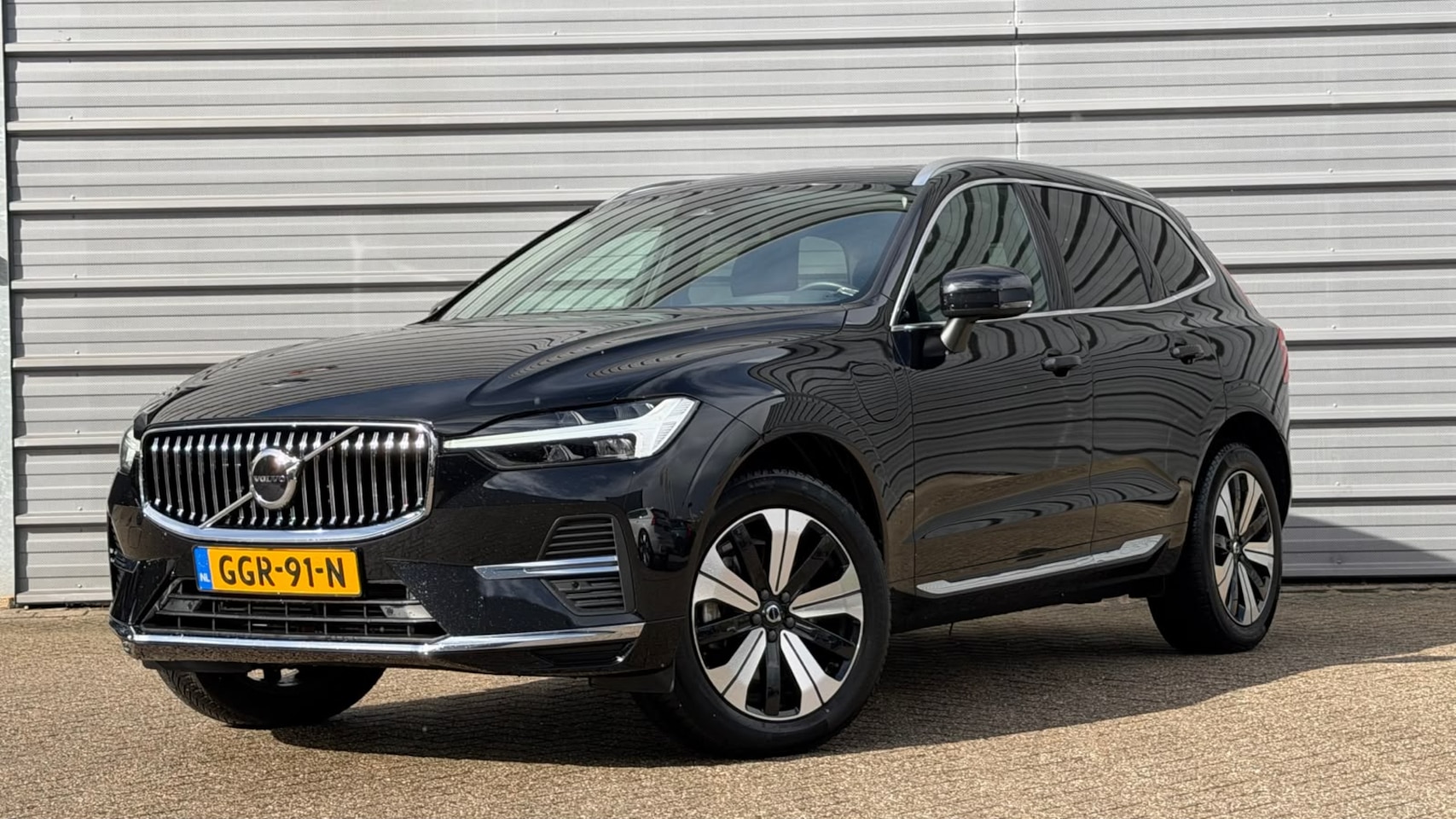 Volvo XC60 - T6 350PK AWD Core Bright | Leder | Climate Pack | Trekhaak | 19" | Privacy glas - AutoWereld.nl