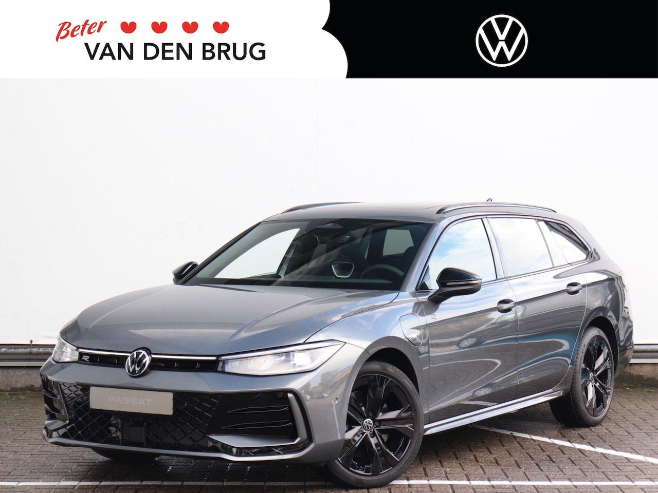 Volkswagen Passat Variant - 1.5 eHybrid R-Line Edition | Trekhaak | Panoramadak | DCC | Elektrisch verstelbare stoelen - AutoWereld.nl
