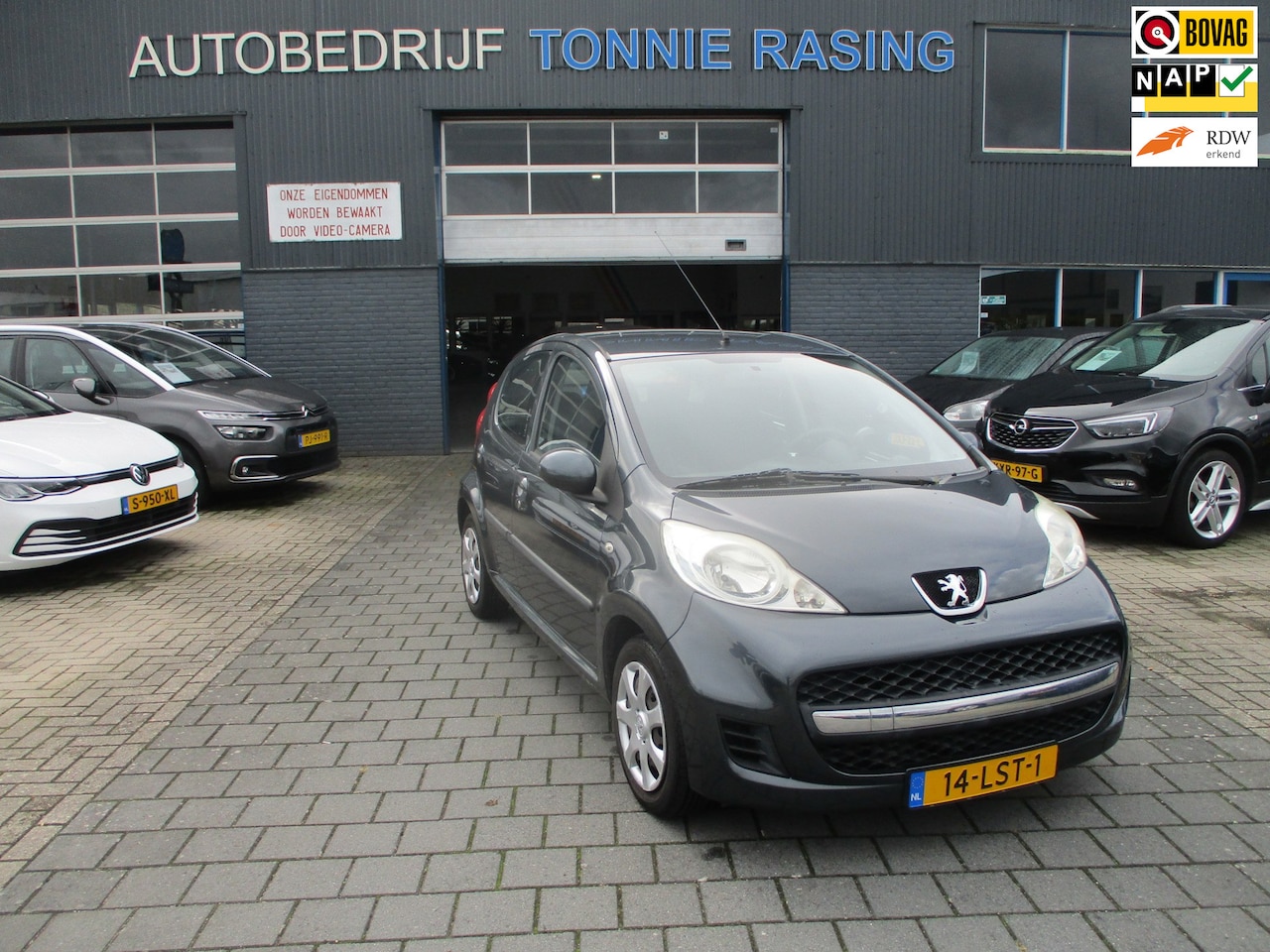 Peugeot 107 - 1.0-12V Urban Move 1.0-12V Urban Move - AutoWereld.nl