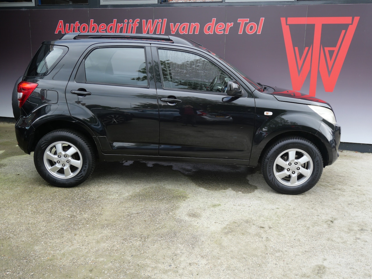 Daihatsu Terios - 1.5 16v EXPLORE | AIRCO | ALL-SEASON | NL-AUTO | NIEUWE APK!! - AutoWereld.nl