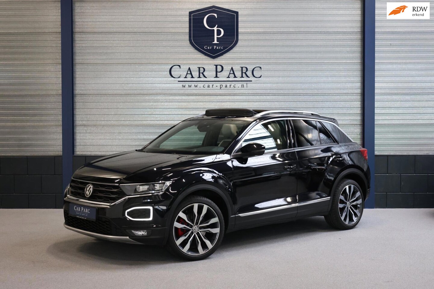 Volkswagen T-Roc - 2.0 TSI 4Motion 190+PK R-LINE LED/VIRTUAL/SFEER/PANO/LEER+S.VERWARMING/19" LMV/PDC/ACC/12 - AutoWereld.nl