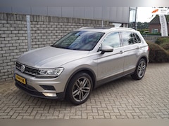 Volkswagen Tiguan - 1.4 TSI ACT High Line Autom Panodak Leder Stoelverw Navi Camera Clima Adaptieve Cruise 2x