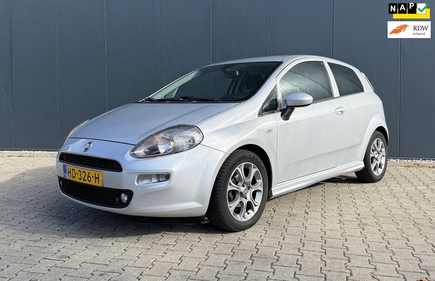 Fiat Punto Evo - 1.3 M-Jet Lounge Airco Cruise NIEUW APK - AutoWereld.nl