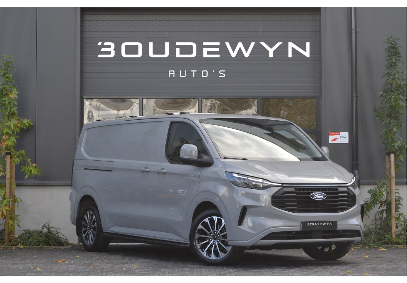 Ford Transit Custom - 320 2.0 TDCI L2H1 Limited 2x Schuifdeur | 1e eigenaar! | Camera | Stoel/voorruit verwarmin - AutoWereld.nl