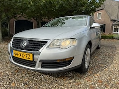 Volkswagen Passat - 1.6 Trendline