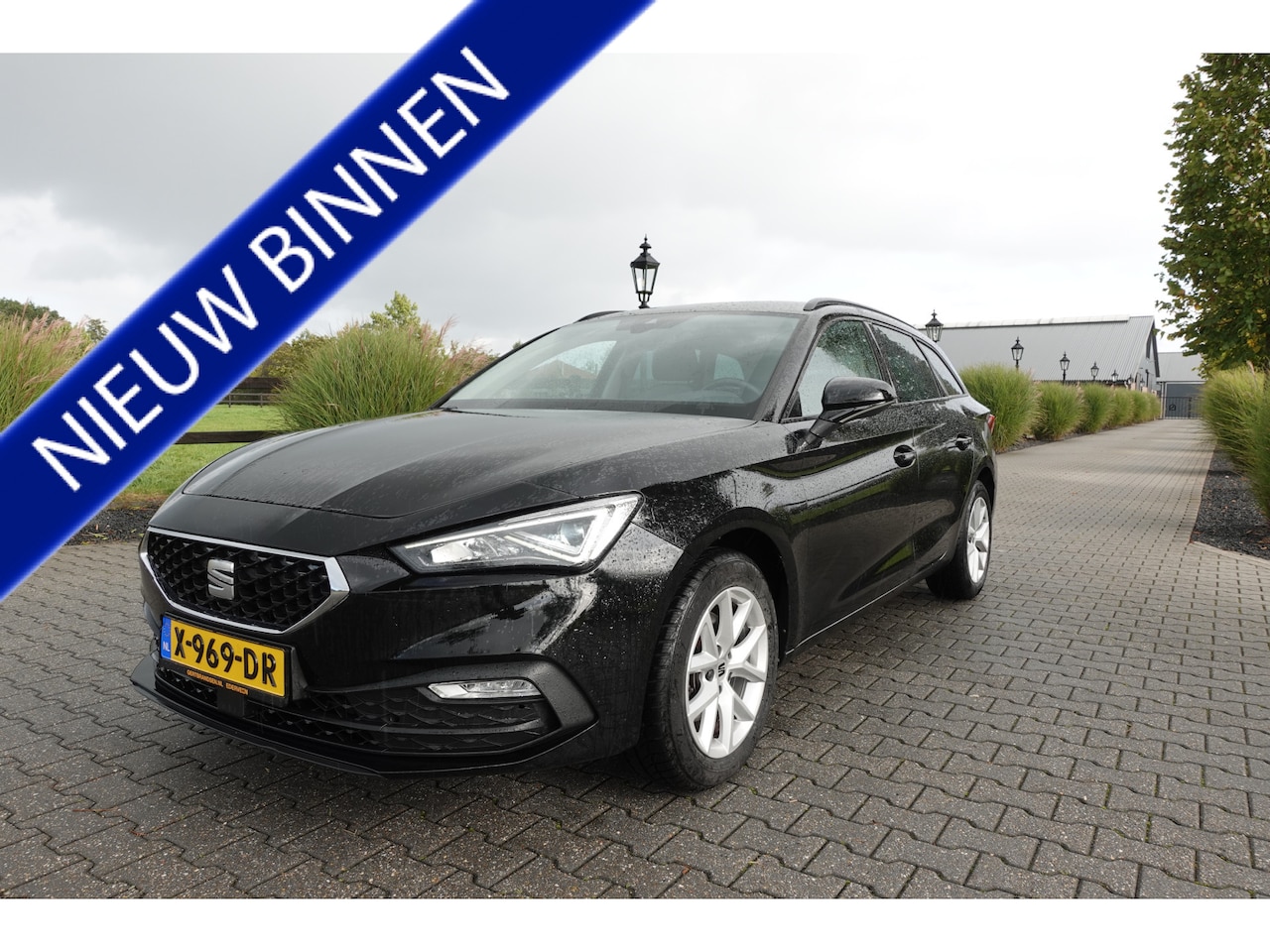 SEAT Leon Sportstourer - 1.0 eTSI FR Business Intense 1.0 eTSI FR Business Intense - AutoWereld.nl