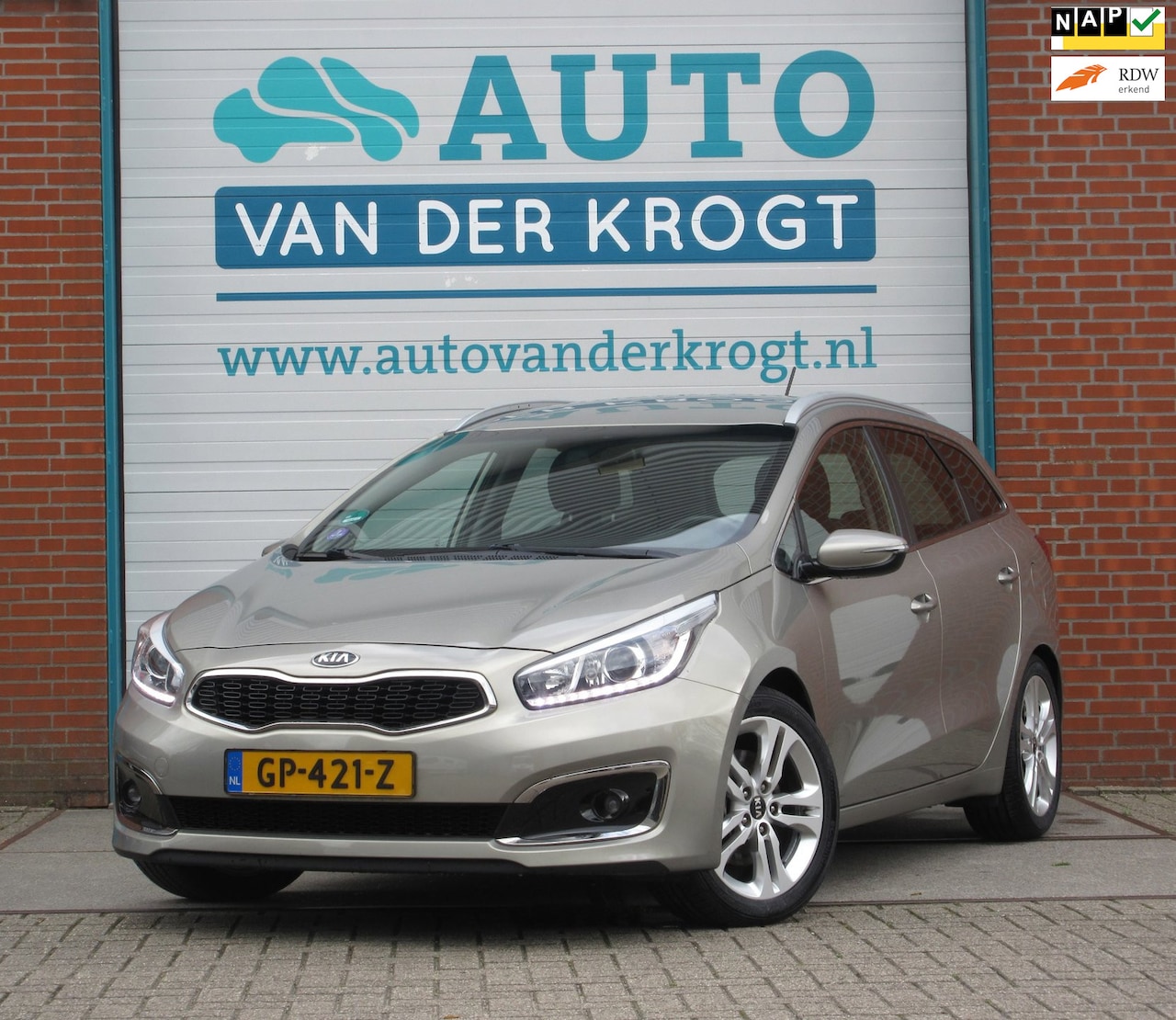 Kia Cee'd Sportswagon - 1.6 GDI DynamicLine 1.6 GDI DynamicLine, Navi, Trekhaak, NL auto, APK 5-27 - AutoWereld.nl