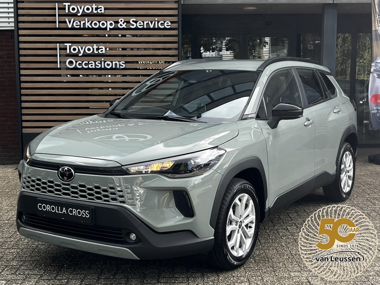 Toyota Corolla Cross - Hybrid 140 Active STOELVERWARMING DRAADLOOS LADEN CLIMA LM-VELGEN APPLE / ANDROID DAB+ CLI - AutoWereld.nl