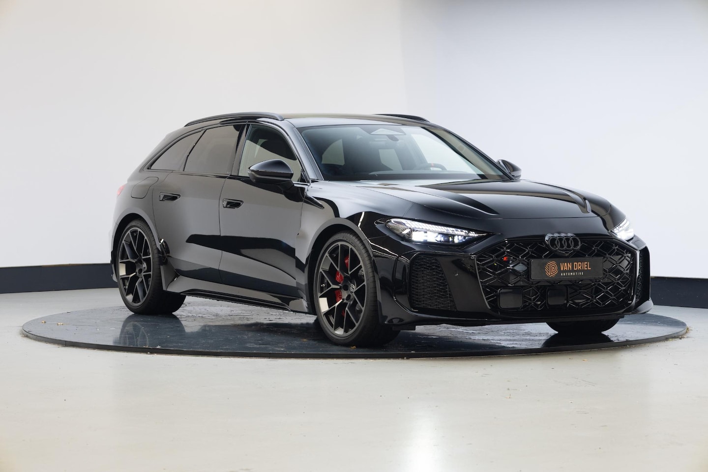 Audi A5 Avant - RS 5 e-hybrid quattro | Direct leverbaar | Sport Pakket | Keramische remmen | Panoramadak - AutoWereld.nl
