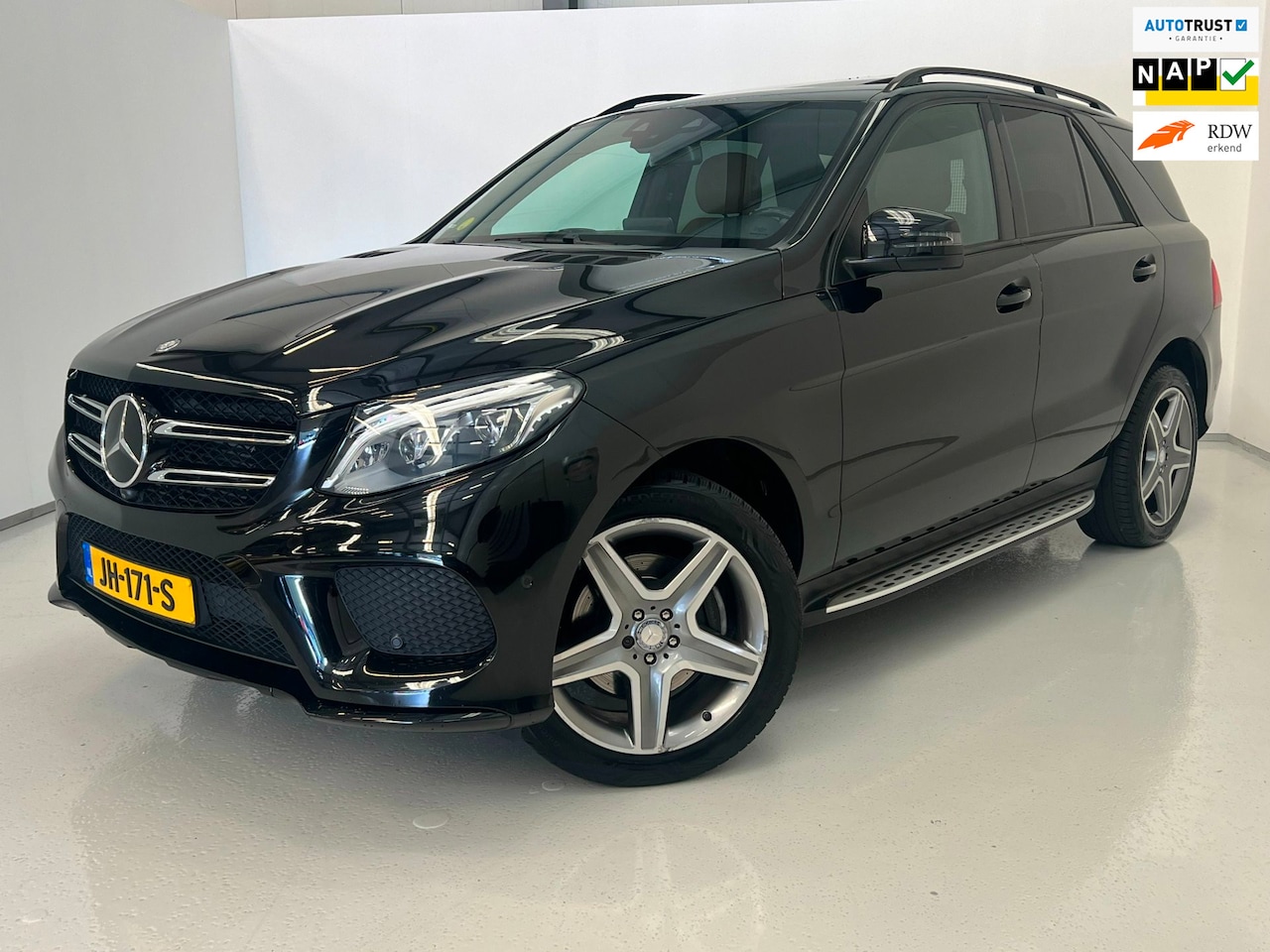 Mercedes-Benz GLE-Klasse - 250d / 1e eig / AMG / Schuifdak / CarPlay - AutoWereld.nl