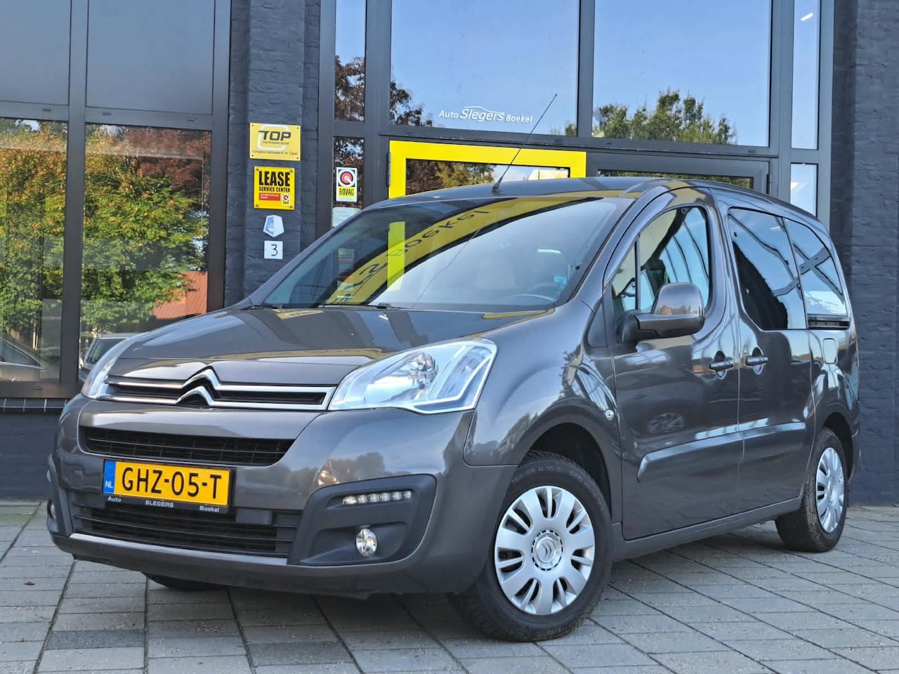 Citroën Berlingo - 1.2 PureTech XTR | Rolstoelklaar |Parkeer Sensoren | Airconditioning - AutoWereld.nl