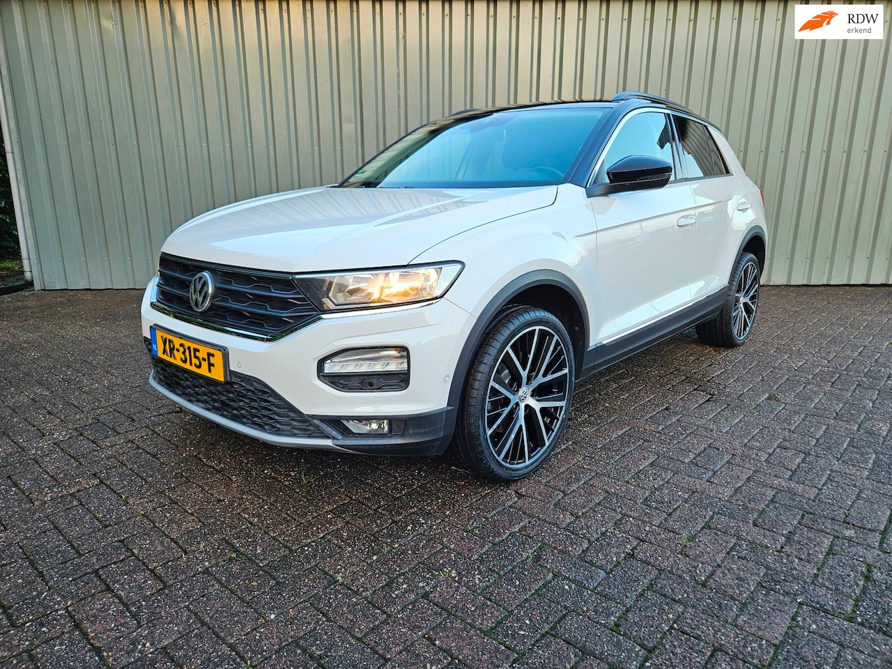 Volkswagen T-Roc - 1.0 TSI 116Pk Style Clima Stoelverwarming Trekhaak - AutoWereld.nl