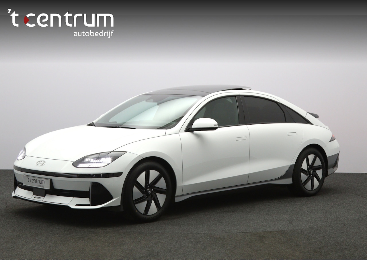 Hyundai IONIQ 6 - Lounge 77.4 kWh, SOH 99 %, Leder, Panoramadak, Stoelkoeling - Verwarming, Camera - AutoWereld.nl