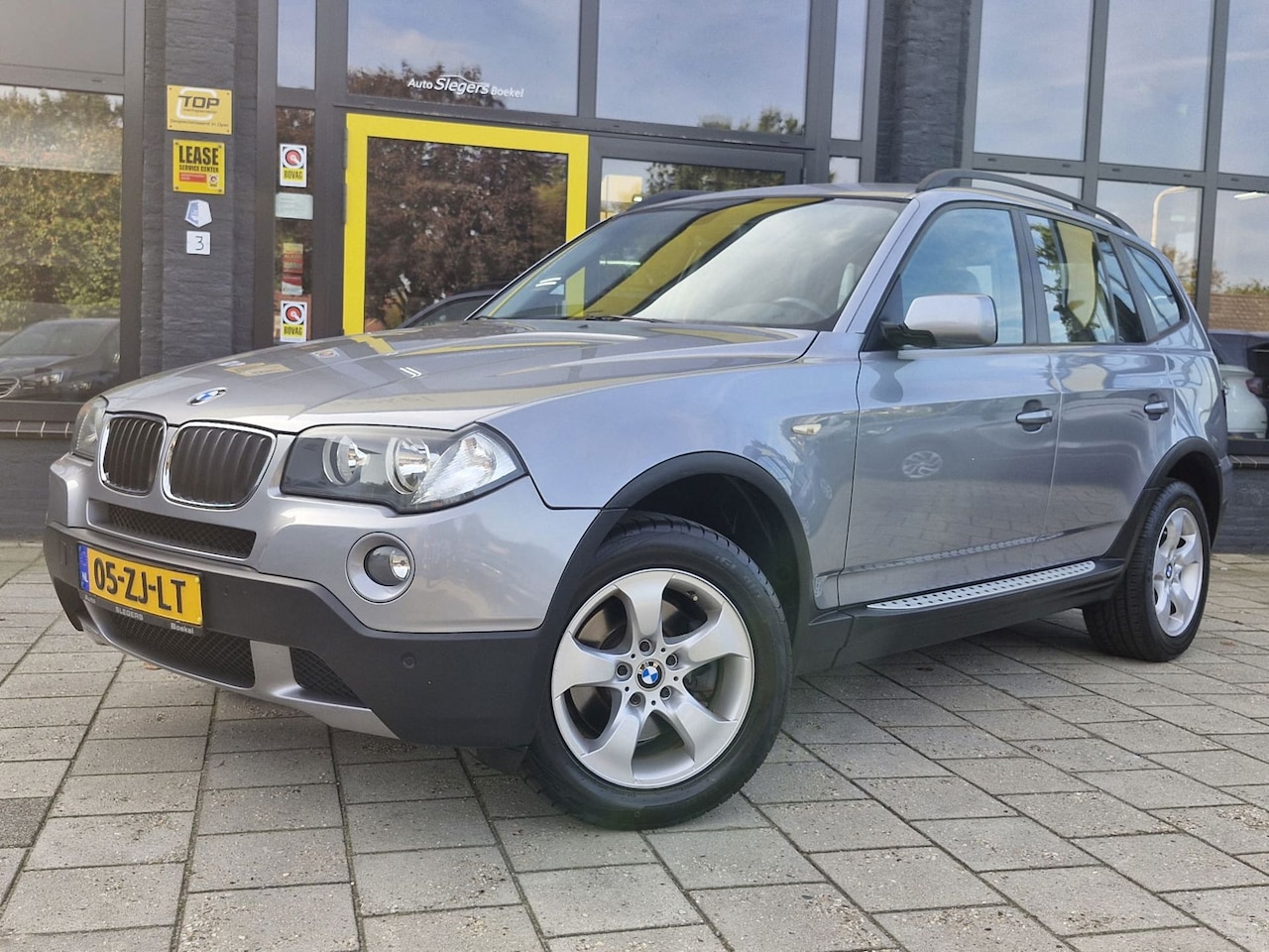 BMW X3 - 2.0i Executive Trekhaak afneembaar | Parkeer Sensoren V + A | Climate Control | Cruise Con - AutoWereld.nl