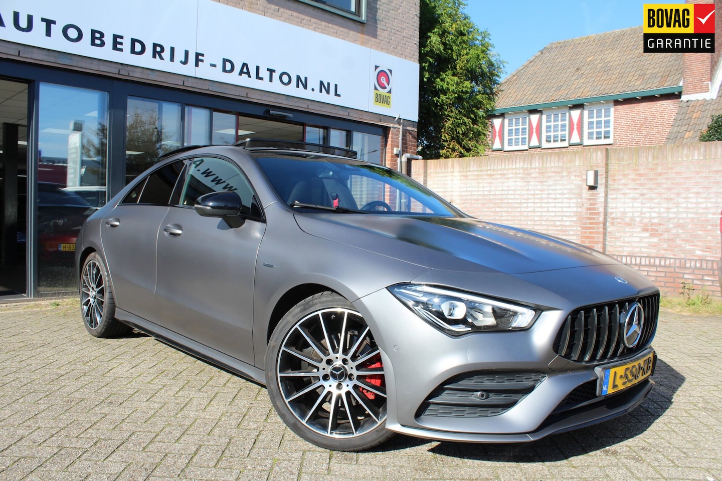 Mercedes-Benz CLA-Klasse - AMG / PANO/ 19"/BREED SCHERM NAVI - AutoWereld.nl