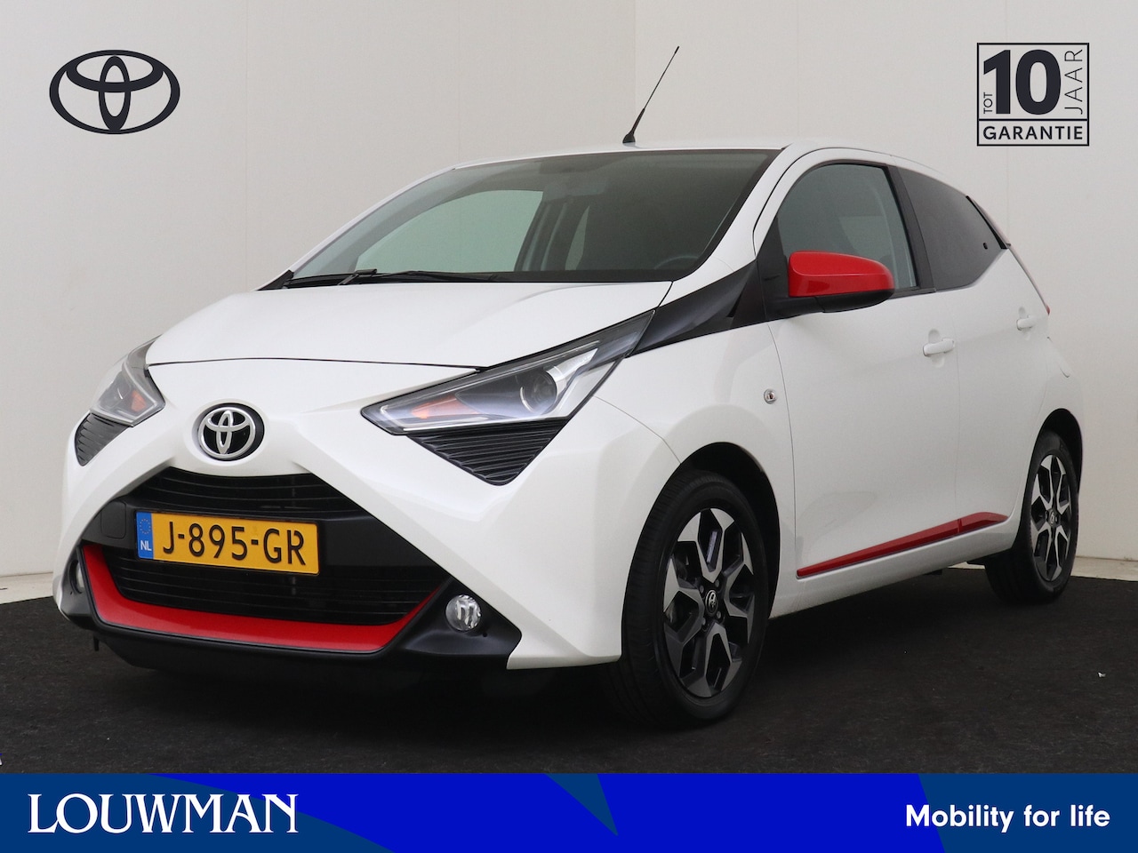Toyota Aygo - 1.0 VVT-i x-joy * Automaat | Dealer onderhouden | Climate Control Apple CarPlay/Android A - AutoWereld.nl
