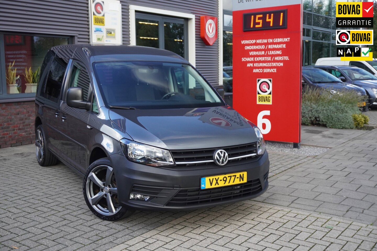Volkswagen Caddy - 1.6 TDI L1H1 Comfortline; Dubbele schuifdeur; Voorruit verwarming - AutoWereld.nl