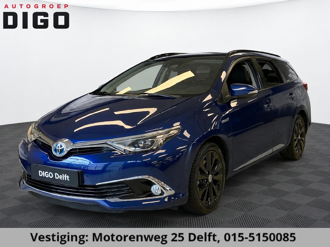 Toyota Auris - 1.8 HYBRID EXECUTIVE AUTOMAAT . PANORAMA DAK . STOEL VERWARMING . PDC VOOR/ACHTER . - AutoWereld.nl