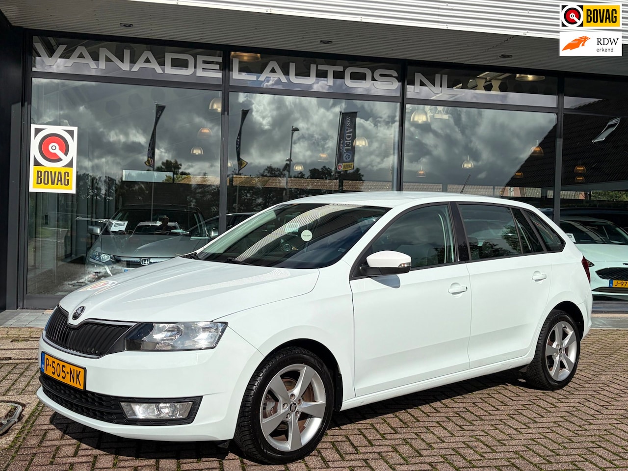 Skoda Rapid Spaceback - 1.2 TSI Greentech Active Navi Airco Park.Sens Dealeronderhouden! - AutoWereld.nl