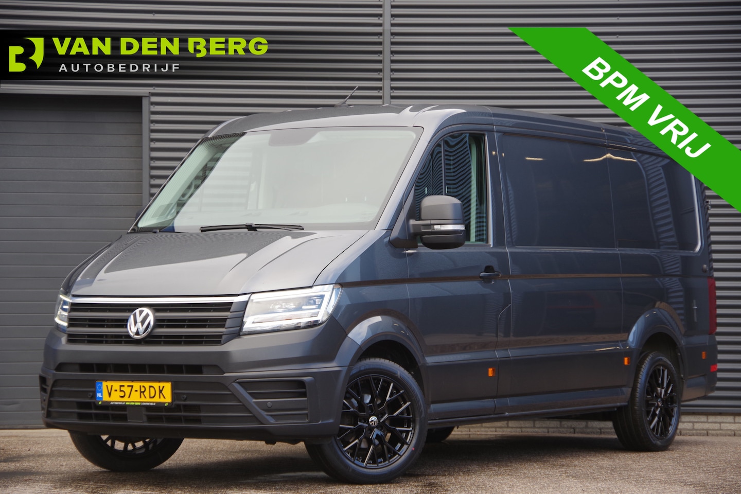 Volkswagen Crafter - 35 2.0 TDI L3H2(L2H1) 3-ZITS, 177PK AUT. LED, STANDKACHEL, CAMERA, NAVI, CRUISE, AIRCO - AutoWereld.nl