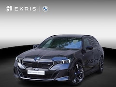 BMW i5 Touring - M60 xDrive | M Sportpakket Pro | Adaptief onderstel professional | 20 inch LM M Aerodynami