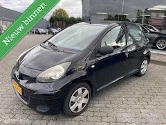 Toyota Aygo - 1.0-12V Cool/Lage km/Dealer onderhouden NAP