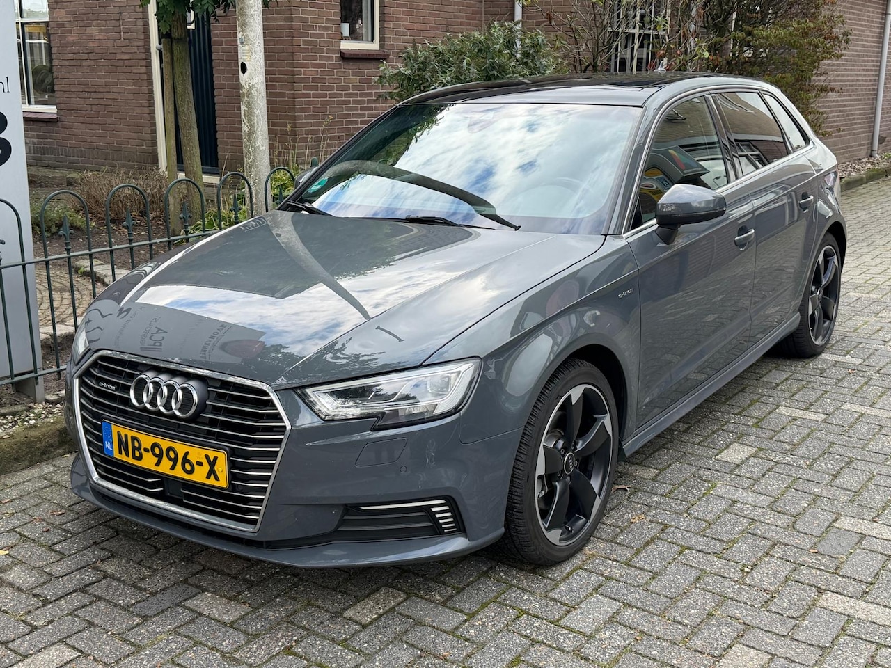 Audi A3 Sportback - 1.4 e-tron S-Line Lease Edition Facelift Panodak - AutoWereld.nl
