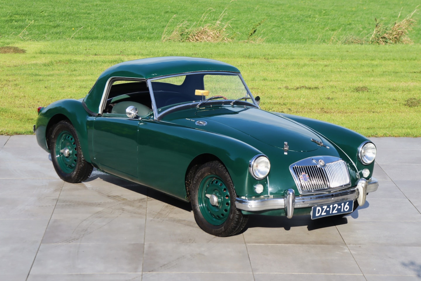 MG A type - Twin-Cam Roadster - AutoWereld.nl
