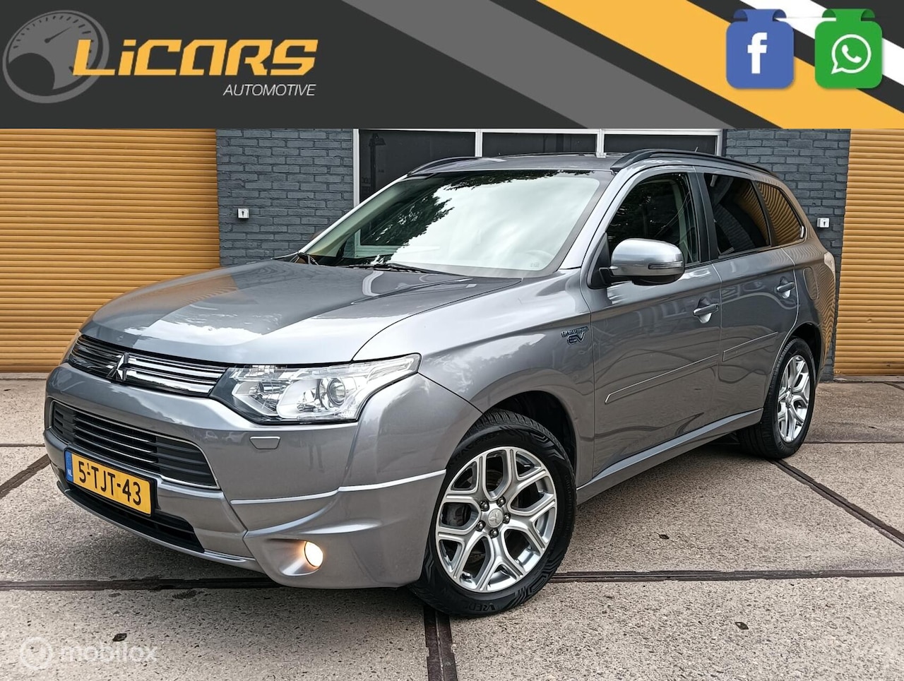 Mitsubishi Outlander - 2.0 PHEV Instyle+ Leder/trekhaak/schuifdak - AutoWereld.nl