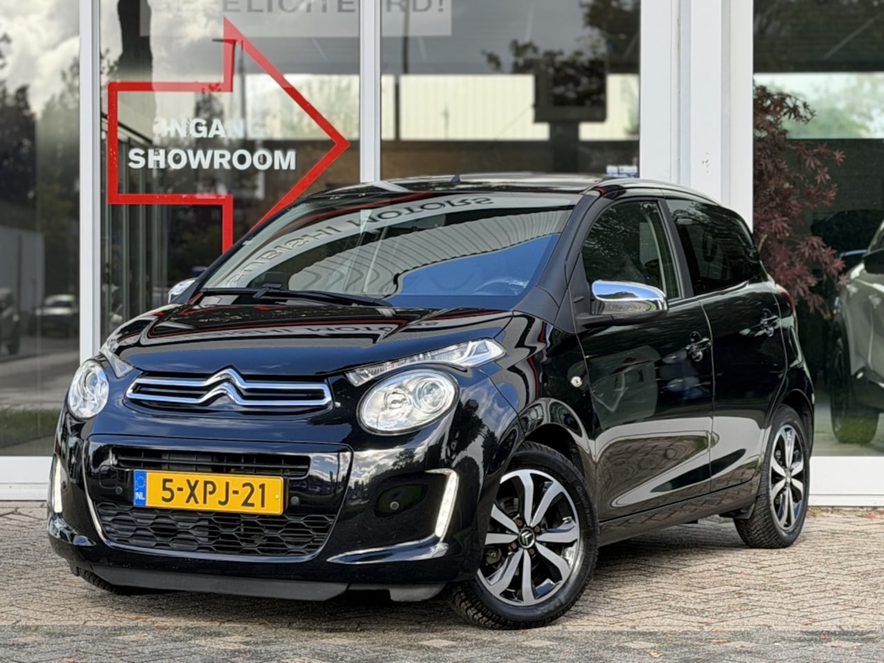 Citroën C1 - 1.0 VTi Automaat 5D SHINE | Leder | Camera | ECC | PDC | All-Season - AutoWereld.nl