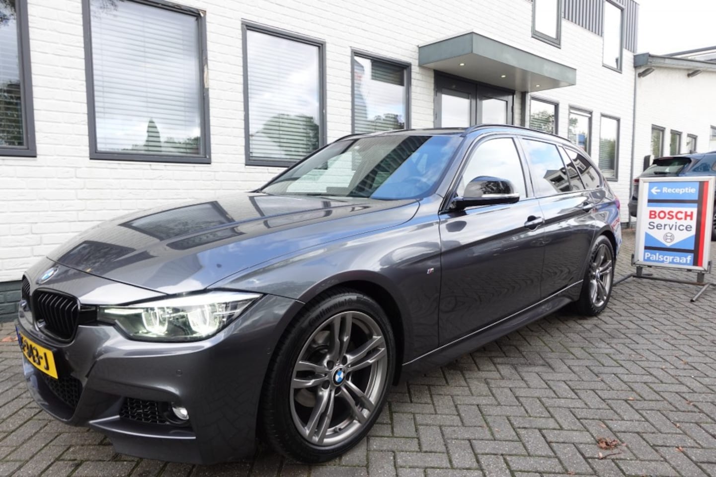 BMW 3-serie Touring - 318I M Sport Touring Panorama - AutoWereld.nl