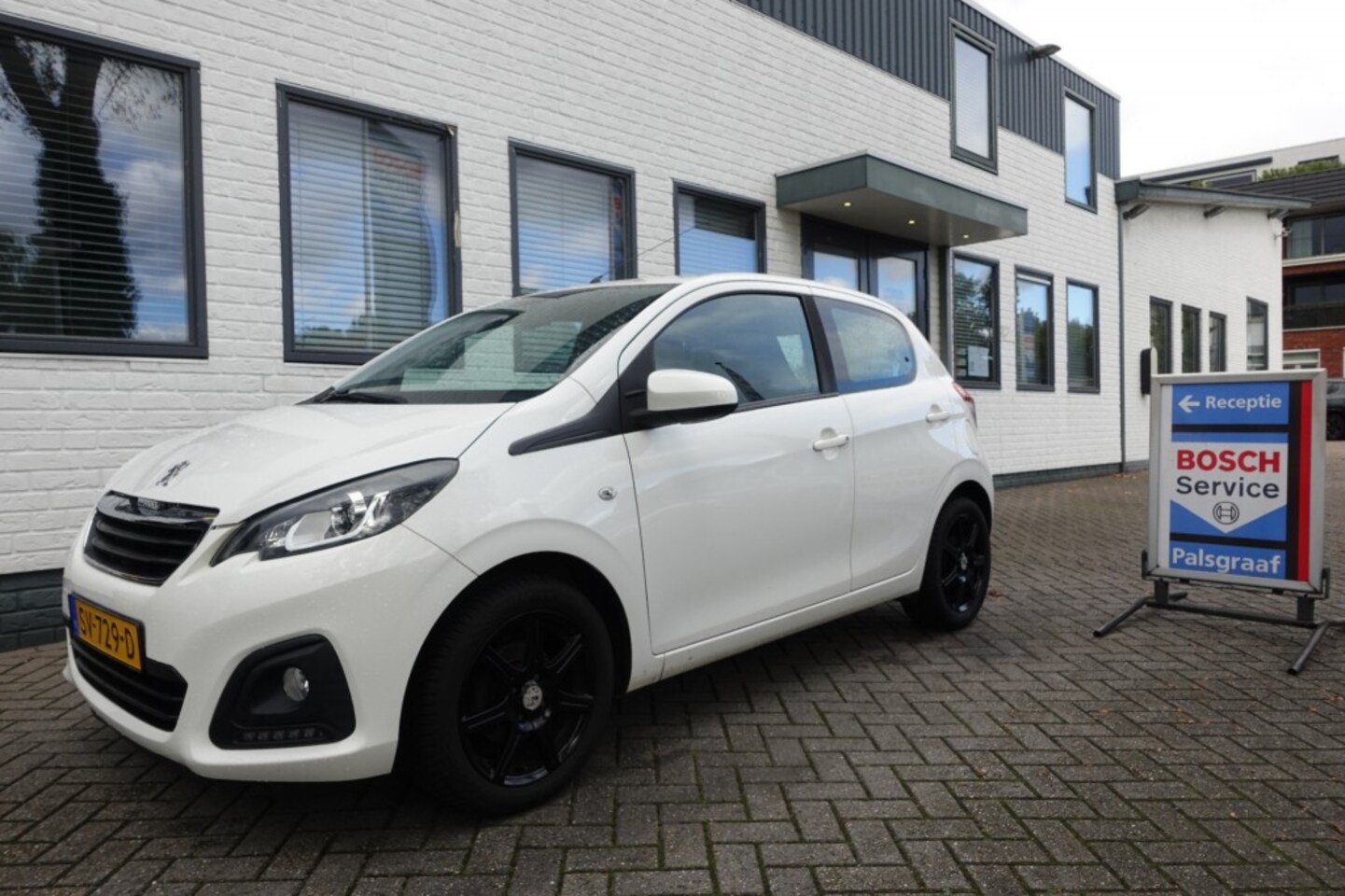 Peugeot 108 - 1.0 e-VTi Active TOP! 1.0 E-VTI ACTIVE TOP - AutoWereld.nl