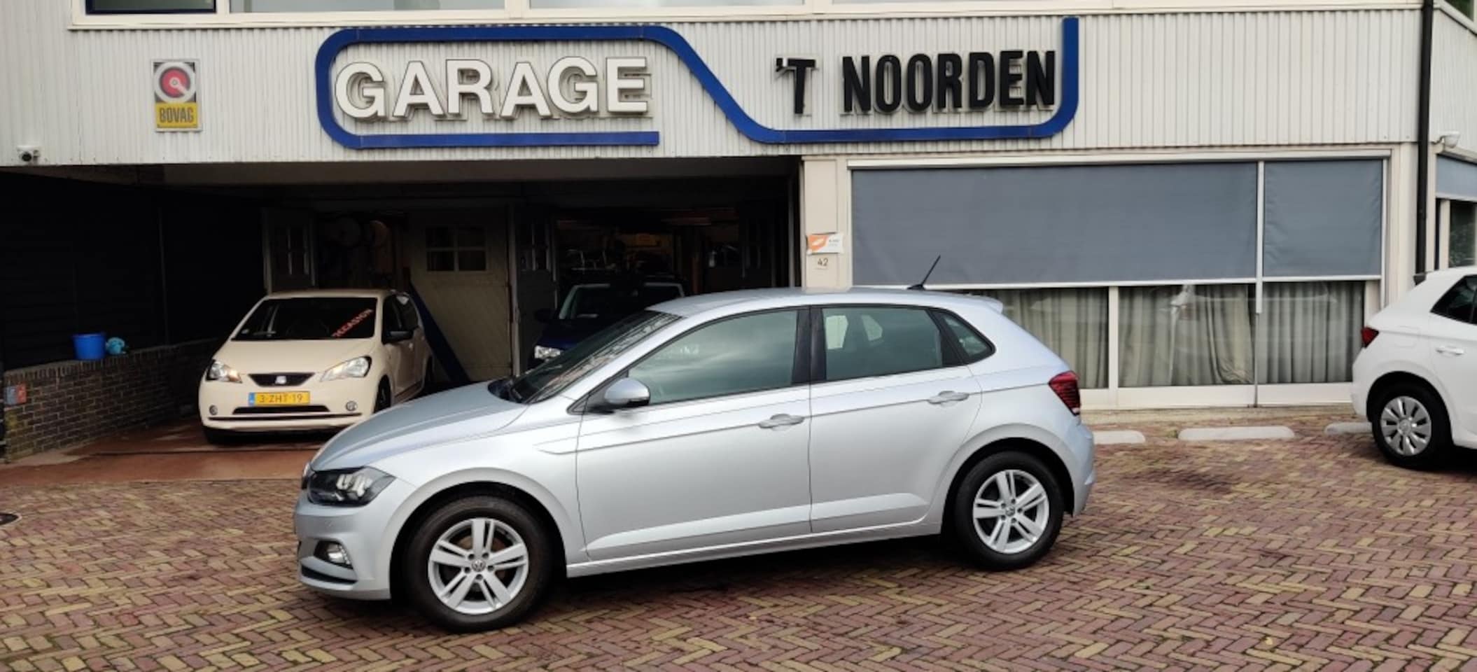 Volkswagen Polo - 1.0 TSI Comfortline 5 Deurs , Navi , PDC , App Connect - AutoWereld.nl