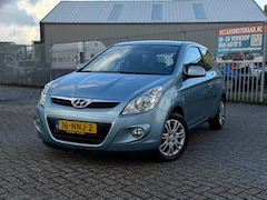 Hyundai i20 - 1.4i i-Motion#Nap#Automaat#Airco#Apk