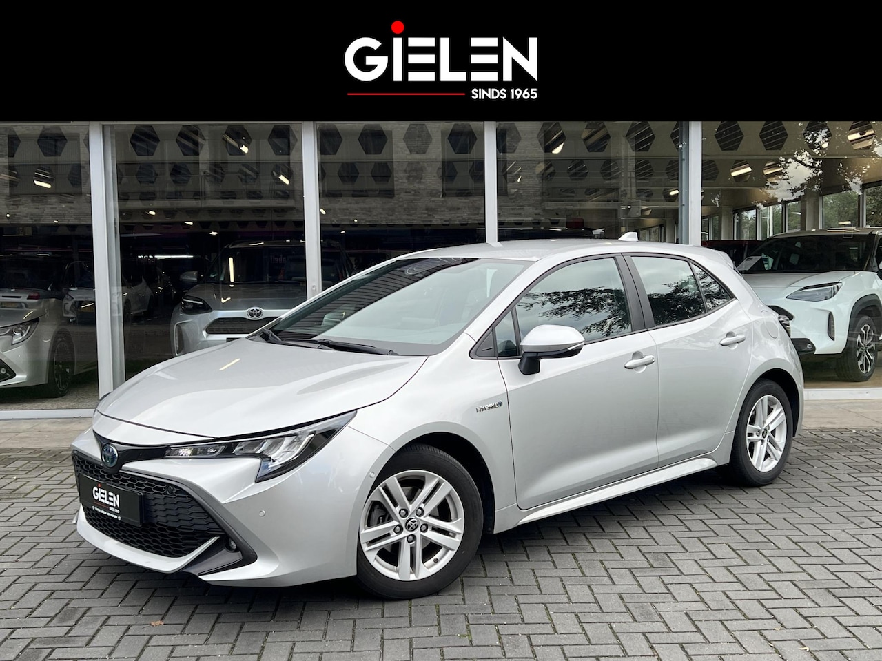 Toyota Corolla - 1.8 Hybrid Business | Trekhaak, Parkeersensoren, Navigatie, Keyless, Lichtmetalen velgen, - AutoWereld.nl