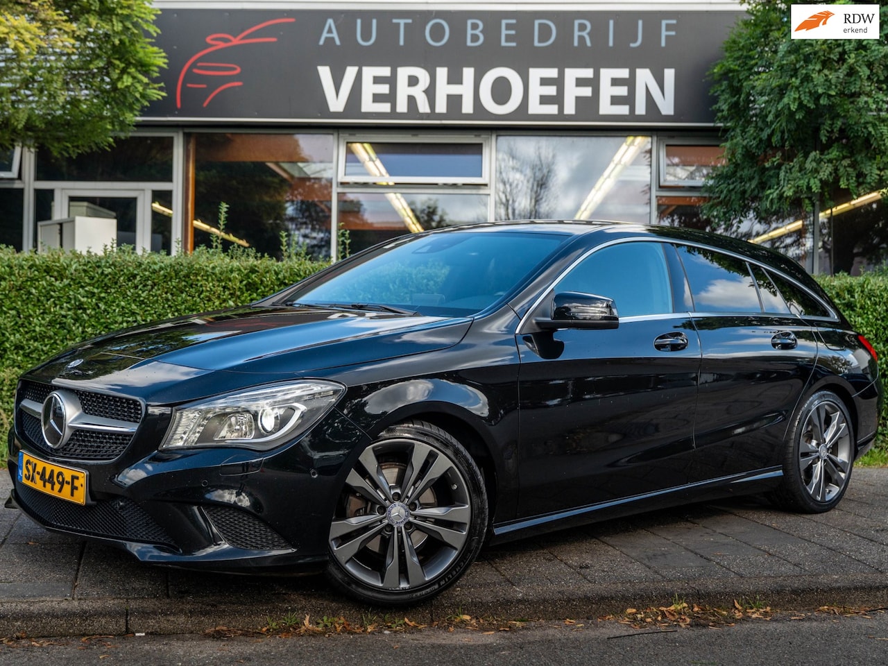 Mercedes-Benz CLA-klasse Shooting Brake - 180 OrangeArt Edition | AUTOMAAT | XENON | DEALER ONDERHOUDEN | LEDER | STOELVERWARMING - AutoWereld.nl
