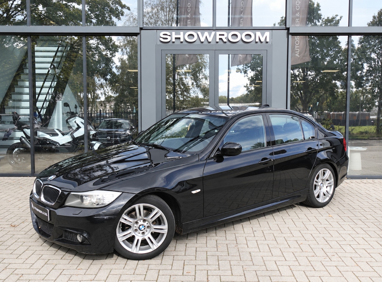 BMW 3-serie - 318i Business Line NAVI BLUETOOTH PDC - AutoWereld.nl