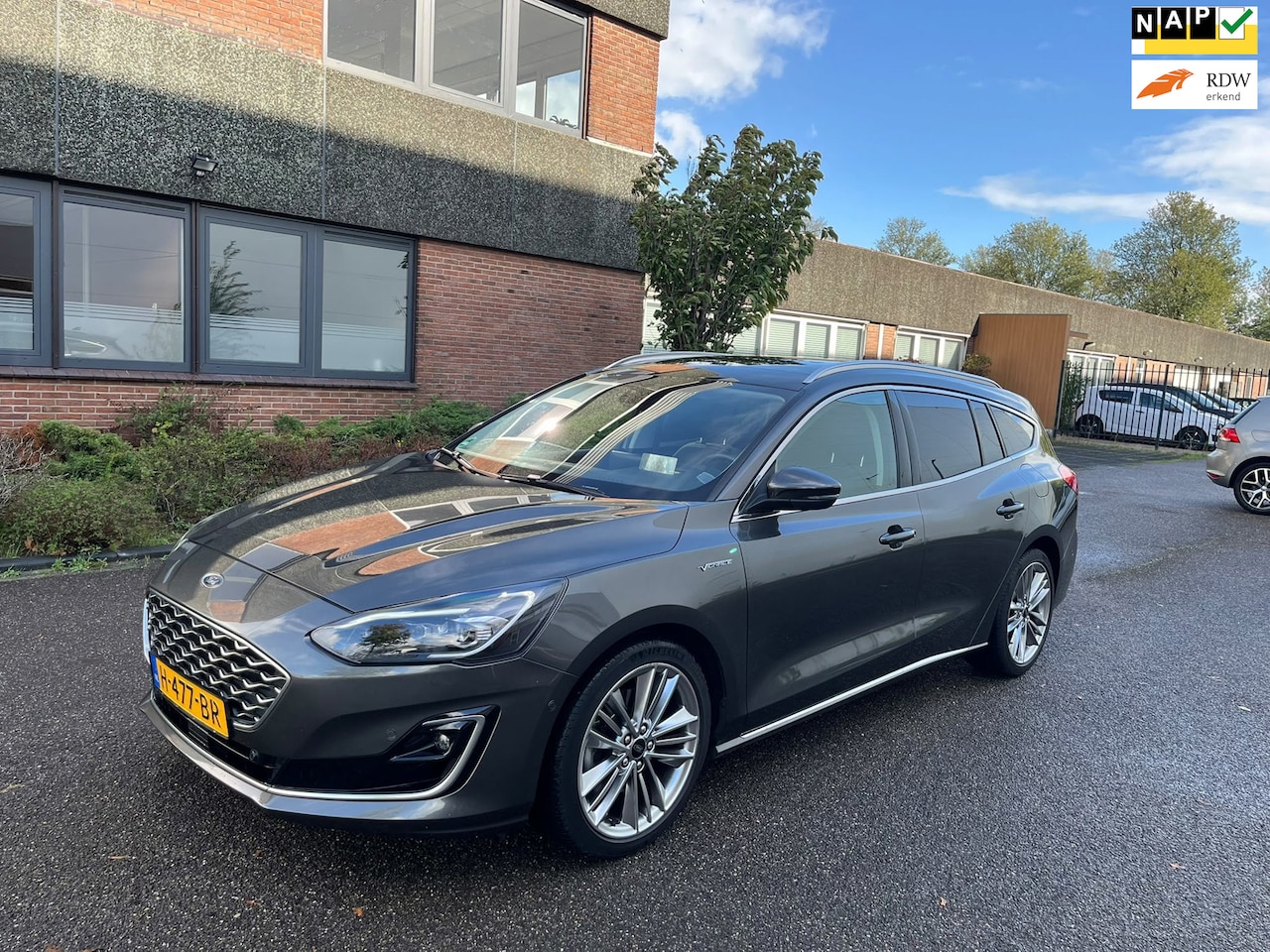Ford Focus Wagon - 1.5 EcoBoost Vignale Dealerauto|Full option|Trekhaak|N.A.P - AutoWereld.nl