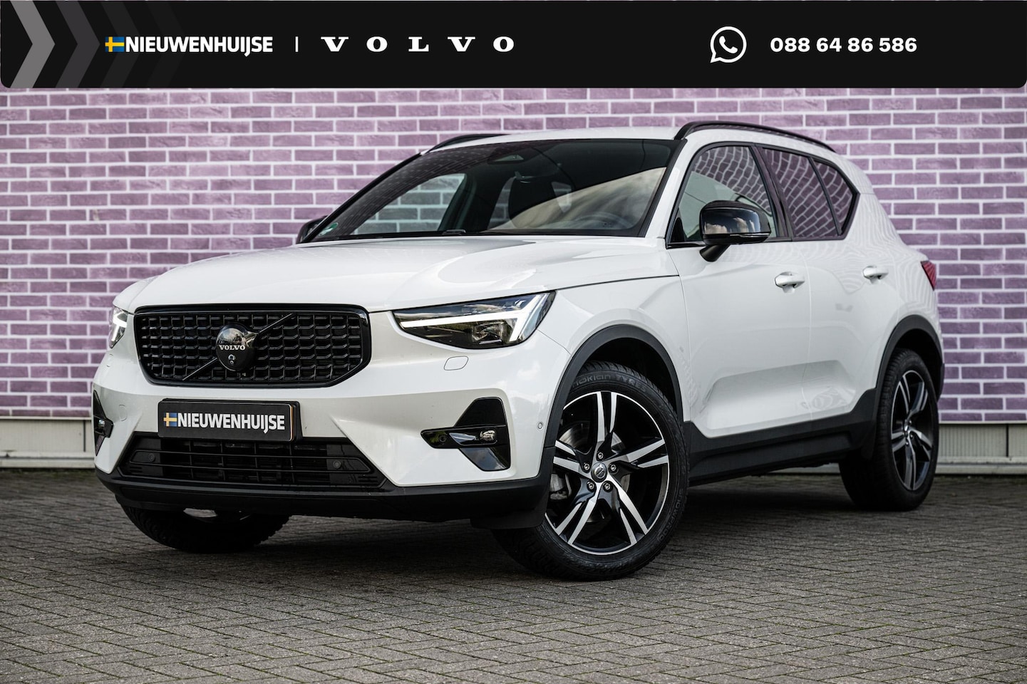 Volvo XC40 - 2.0 B3 Plus Dark | Trekhaak | Adaptive cruise control | Pixel LED koplampen | 360 camera | - AutoWereld.nl