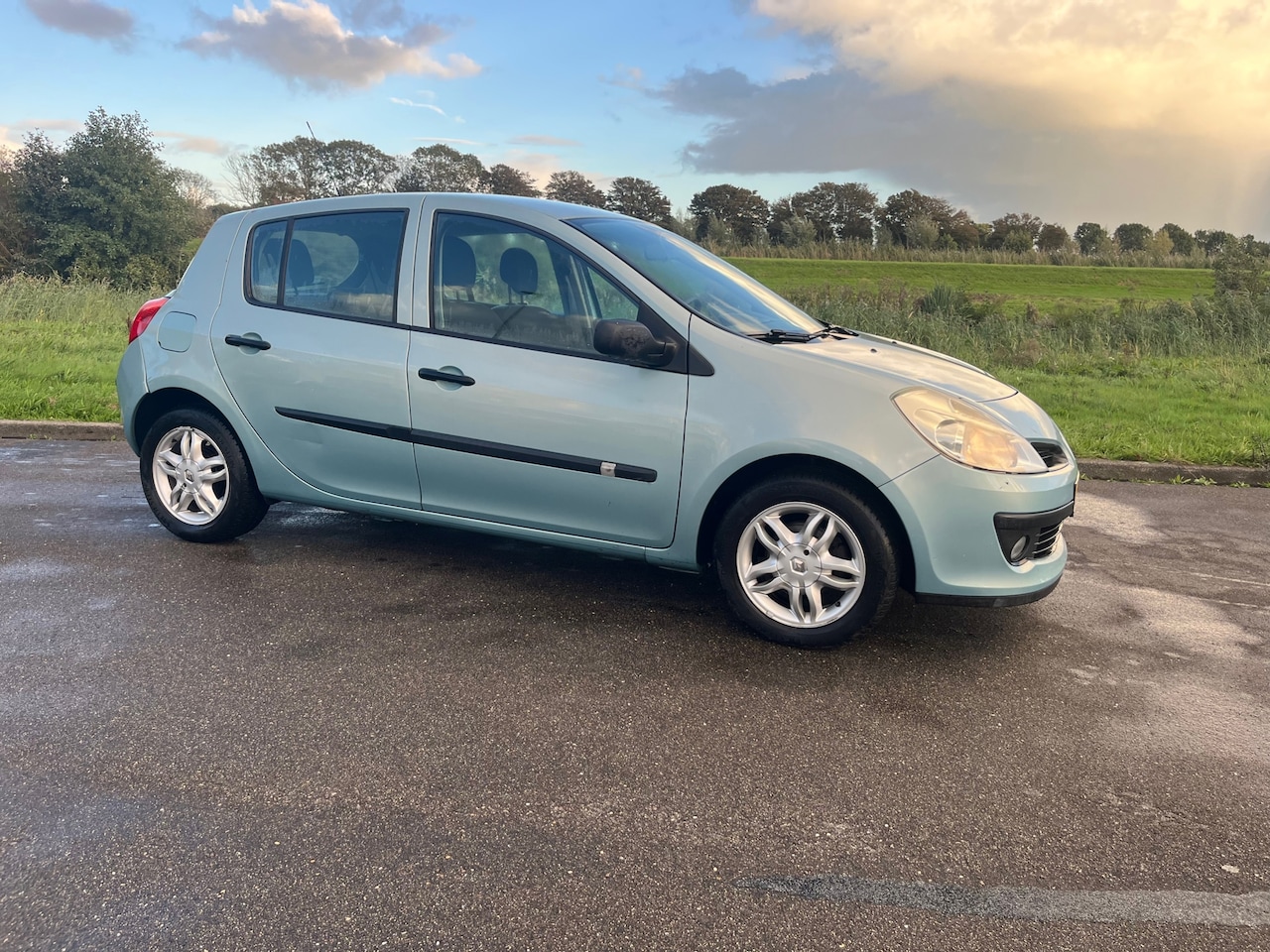 Renault Clio - 1.2 TCE Expression BJ 2008 / APK GEKEURD / AIRCO - AutoWereld.nl
