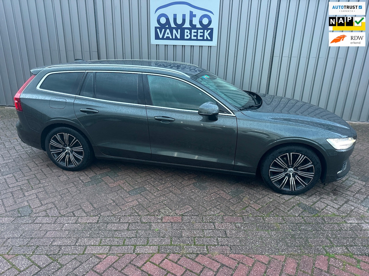 Volvo V60 - 2.0 B3 Inscription 2.0 B3 Inscription - AutoWereld.nl