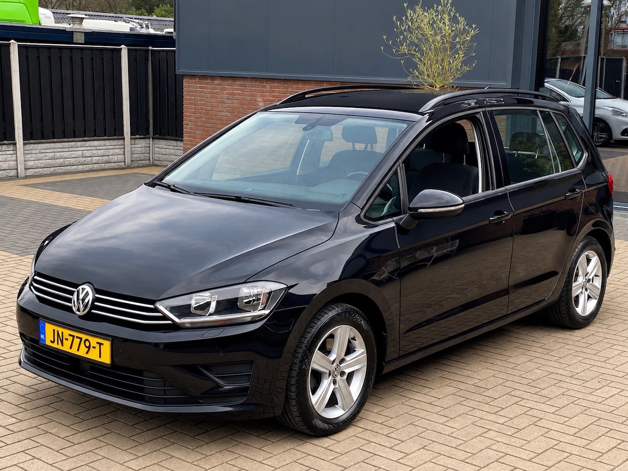 Volkswagen Golf Sportsvan - 1.2 TSI Highline NIEUWSTAAT NAVI CLIMA PDC TREKHAAK STOELVERW - AutoWereld.nl