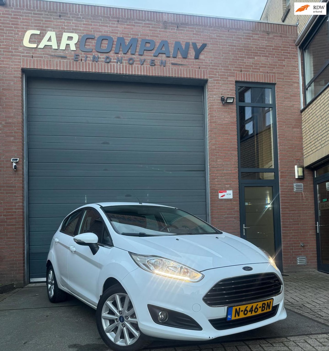 Ford Fiesta - 1.0 EcoBoost Titanium | Distributie vv | Sfeer | Stoel ver |Boekjes - AutoWereld.nl