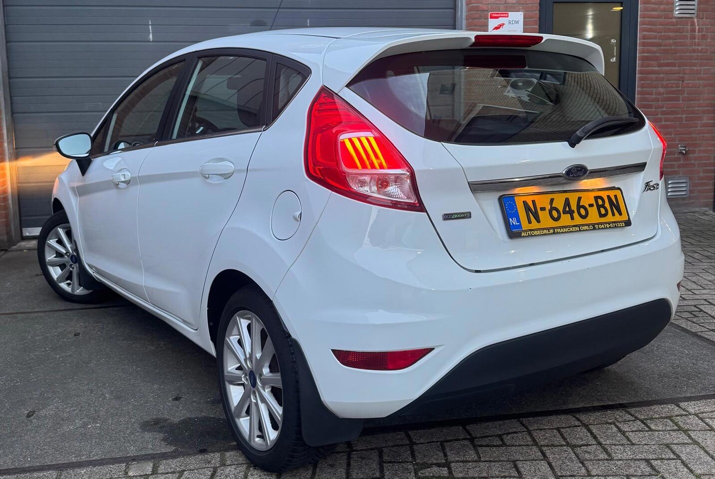 Ford Fiesta - 1.0 EcoBoost Titanium | Distributie vv | Sfeer | Stoel ver |Boekjes - AutoWereld.nl