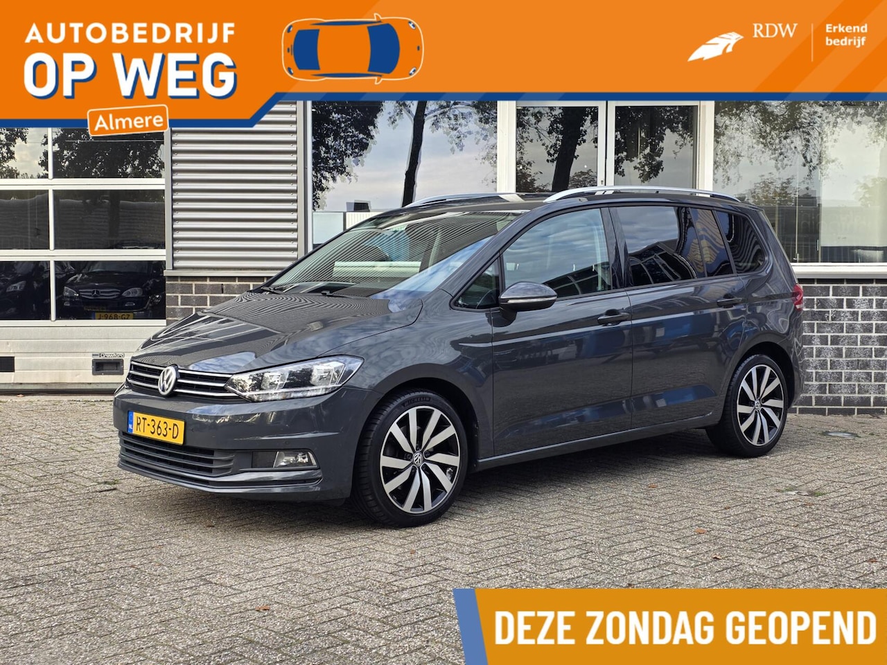 Volkswagen Touran - 1.4 TSI Comfortline Business 5P | Bomvol! | Automaat | ACC | CarPlay | Massage | Trekhaak - AutoWereld.nl