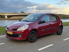 Renault Clio - 1.2-16V Special Line