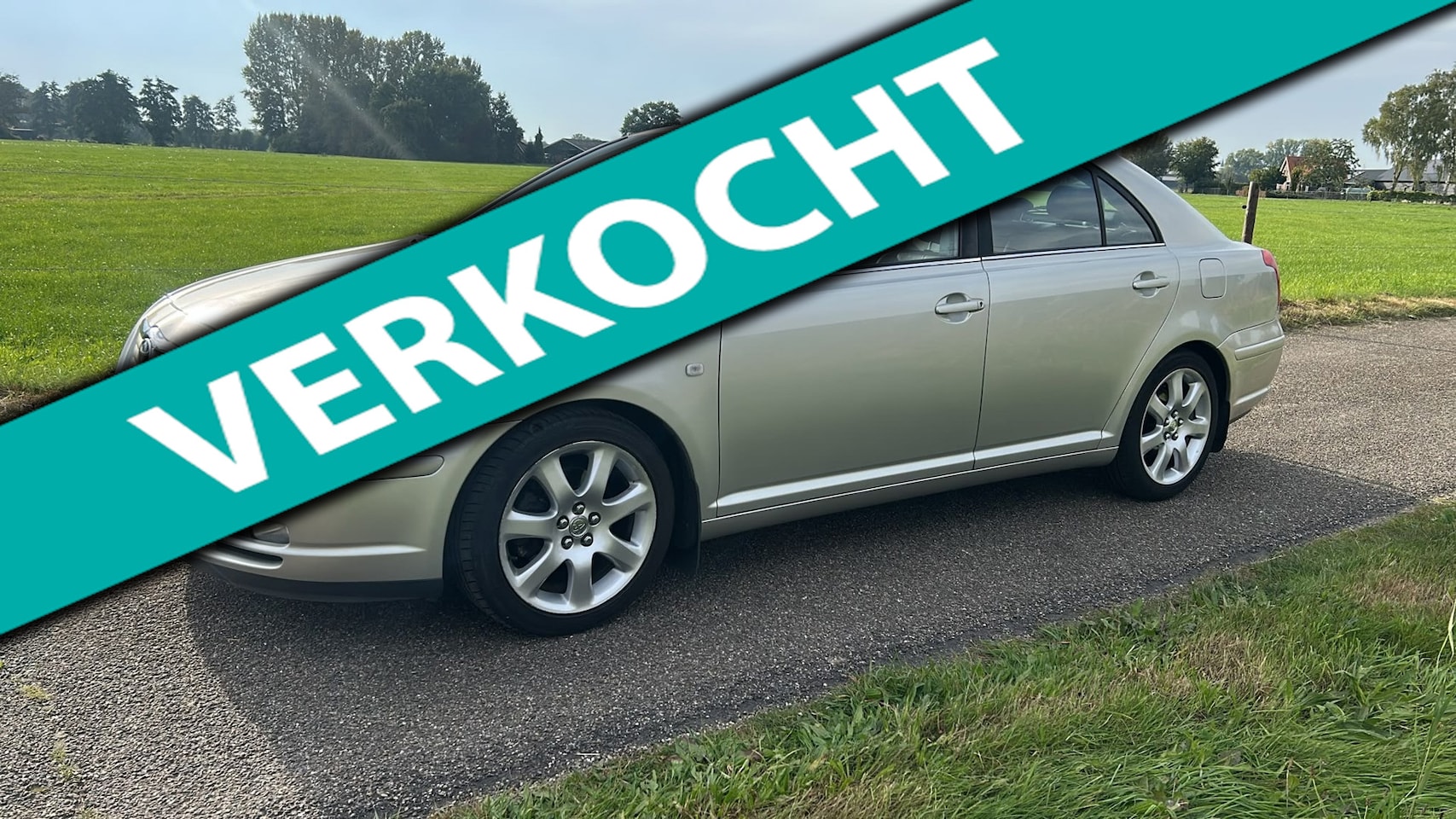 Toyota Avensis - 2.0 VVTi Executive 2.0 VVTi Executive - AutoWereld.nl